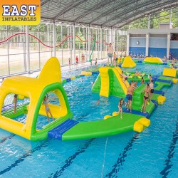 Curso De Obstáculo Da Piscina