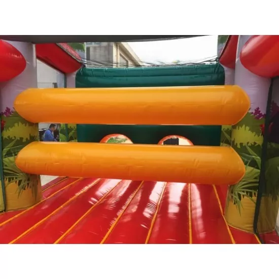 Curso De Obstáculo Inflável Da Selva